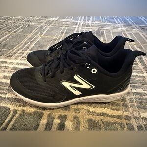 New Balance Men's Black Athletic Shoes